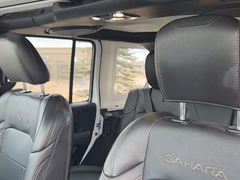 Used 2023 Jeep Wrangler Sahara w/ Cold Weather Group image 10