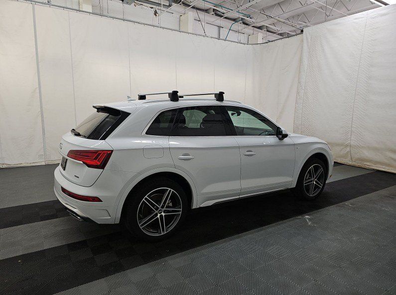 Used 2022 Audi Q5 e Premium w/ Convenience Package AWD/4WD image 2