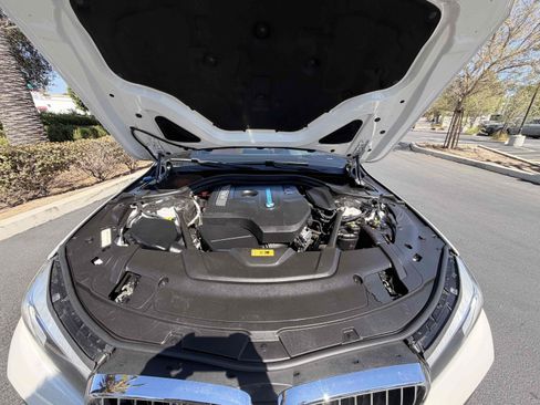 Used 2018 BMW 740e xDrive AWD/4WD image 16