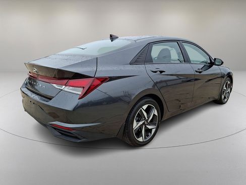 Used 2023 Hyundai Elantra SEL w/ Convenience Package FWD image 11