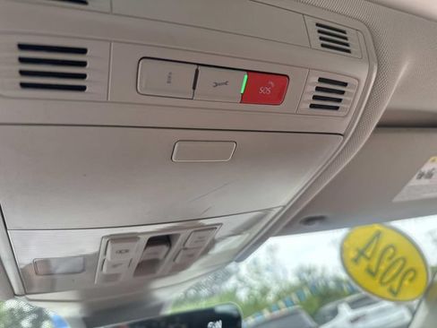 Used 2024 Volkswagen Jetta SEL FWD image 33