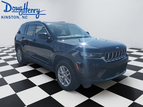 Used 2024 Jeep Grand Cherokee Laredo X w/ Luxury Tech Group I AWD/4WD image 7