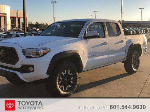 Certified 2021 Toyota Tacoma TRD Off-Road image 1