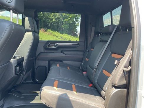 Used 2024 GMC Sierra 2500 AT4 w/ AT4 Premium Plus Package AWD/4WD image 15