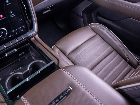 Used 2025 GMC Yukon Denali Ultimate AWD/4WD image 29