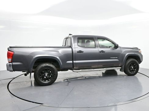 Used 2017 Toyota Tacoma SR5 w/ Tow Package AWD/4WD image 8