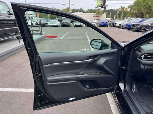 Used 2021 Toyota Camry XLE FWD image 21