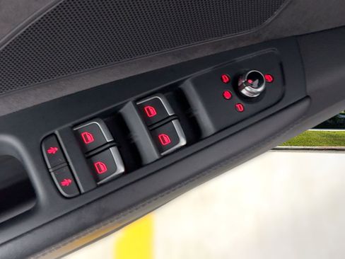 Used 2017 Audi A8 L 4.0T image 12