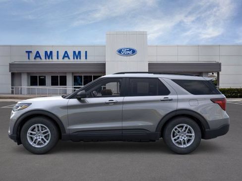 New 2026 Ford Explorer Active RWD image 3