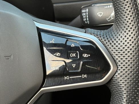 Used 2024 Volkswagen Tiguan SE R-Line image 18