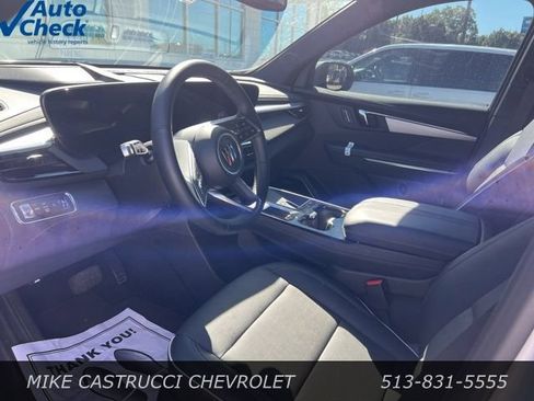 Used 2025 Buick Enclave Preferred AWD/4WD image 6