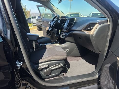 Used 2017 Jeep Cherokee Latitude FWD image 19