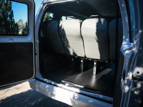 Used 2014 Ford E-250 and Econoline 250 Extended w/ Power Group image 36