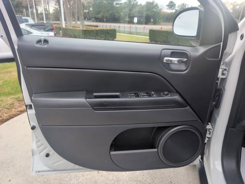 Used 2016 Jeep Compass Sport w/ Power Value Group image 14