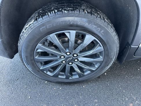 Used 2023 Chevrolet Traverse RS image 11