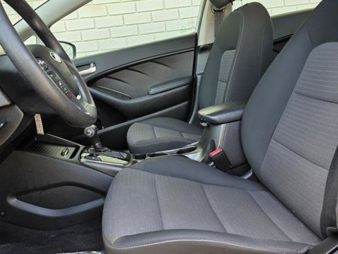 Used 2018 Kia Forte LX w/ LX Popular Package FWD image 9