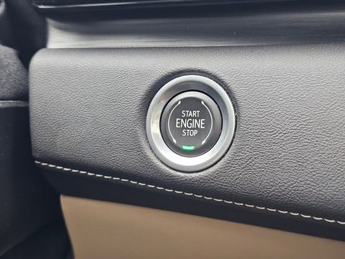 Used 2022 Cadillac Escalade Premium Luxury AWD/4WD image 39
