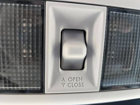 Used 2011 Subaru Forester 2.5X Premium w/ All-Weather Pkg image 22