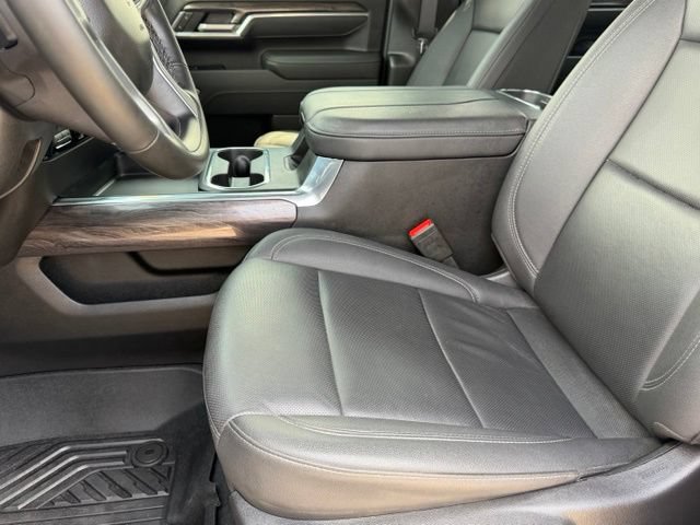 Used 2025 Chevrolet Silverado 2500 LTZ w/ LTZ Premium Package AWD/4WD image 15