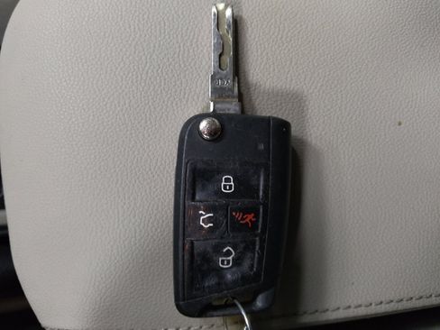 Used 2017 Volkswagen Golf S FWD image 26