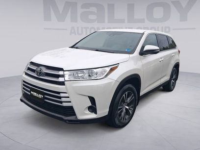 Used 2019 Toyota Highlander LE w/ Carpet Mat Package (TMS)