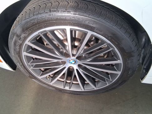 Certified 2023 BMW 530e w/ Executive Package image 8