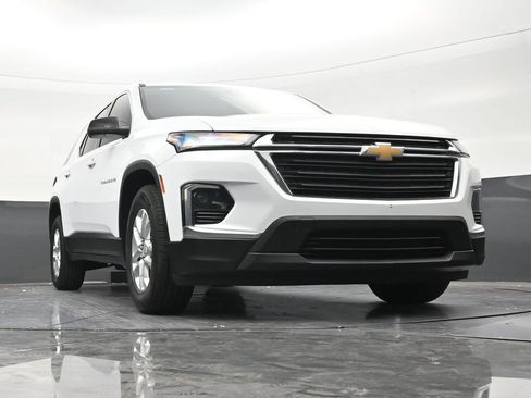 Used 2023 Chevrolet Traverse LS FWD image 26