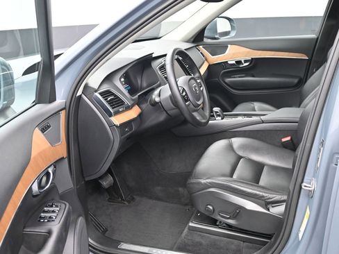 Used 2023 Volvo XC90 B6 Core w/ Climate Package image 9