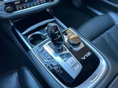 Used 2018 BMW M760i xDrive M760i xDrive image 22