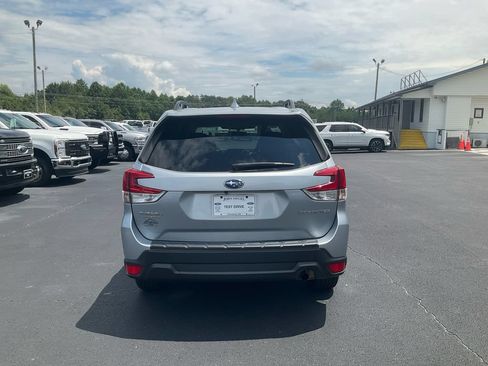 Used 2023 Subaru Forester Premium AWD/4WD image 6
