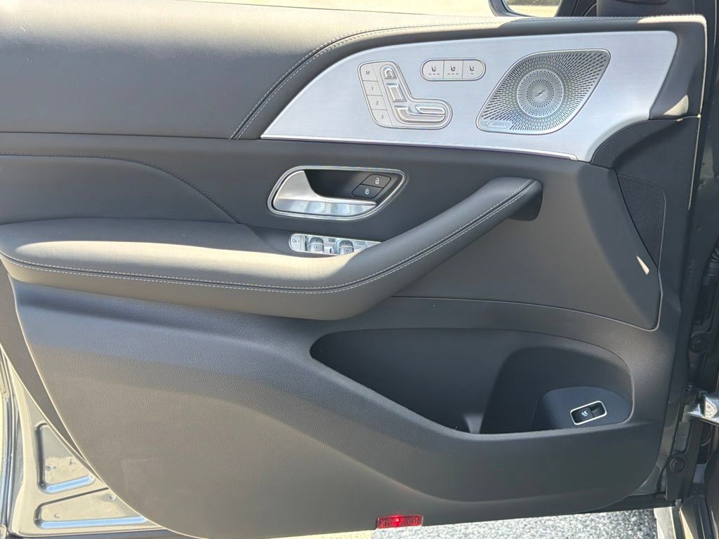 New 2026 Mercedes-Benz GLE 53 AMG 4MATIC Coupe image 19