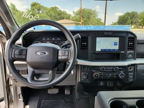Used 2025 Ford F250 XLT w/ FX4 Off-Road Package AWD/4WD image 6