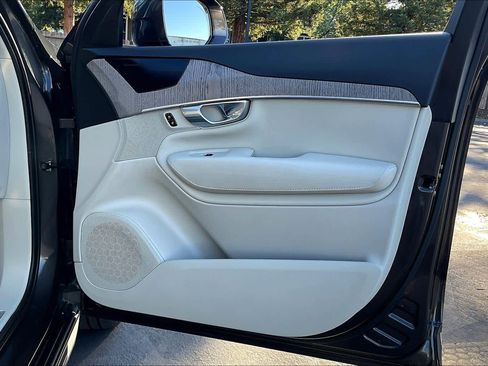 Used 2024 Volvo XC90 T8 Plus image 27
