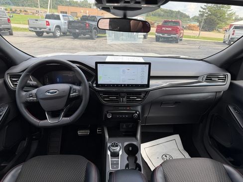Used 2024 Ford Escape ST-Line w/ Tech Pack #1 AWD/4WD image 7