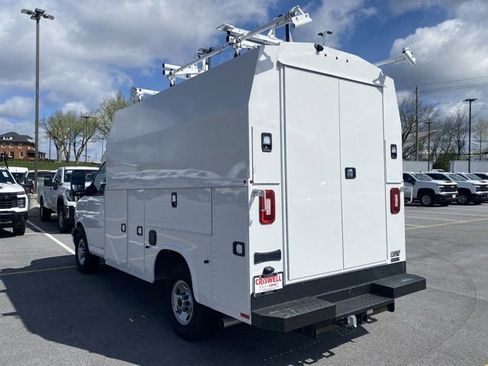 New 2024 GMC Savana 3500 Work Van w/ Power Convenience Package image 5