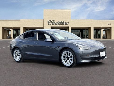 Used 2023 Tesla Model 3 Standard Range RWD image 3
