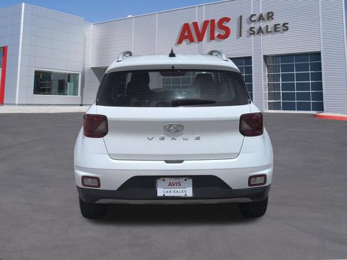 Used 2025 Hyundai Venue SEL FWD image 7
