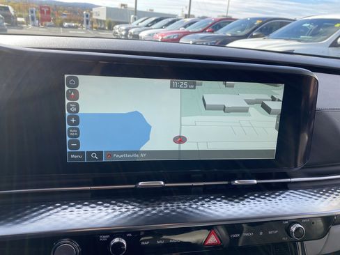 Used 2024 Kia Carnival SX Prestige image 18