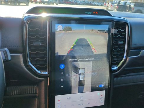 Used 2025 Ford Ranger Lariat w/ Black Appearance Package image 24