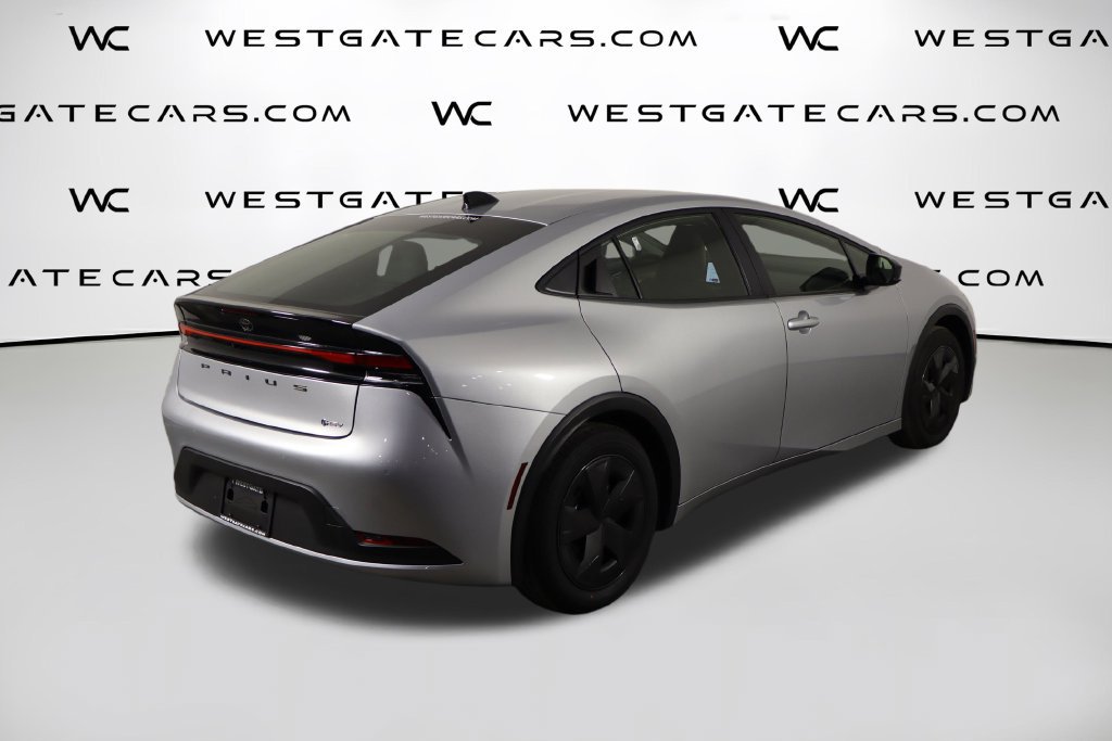 Used 2026 Toyota Prius LE FWD image 48