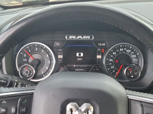 Used 2024 RAM 1500 Laramie RWD image 30