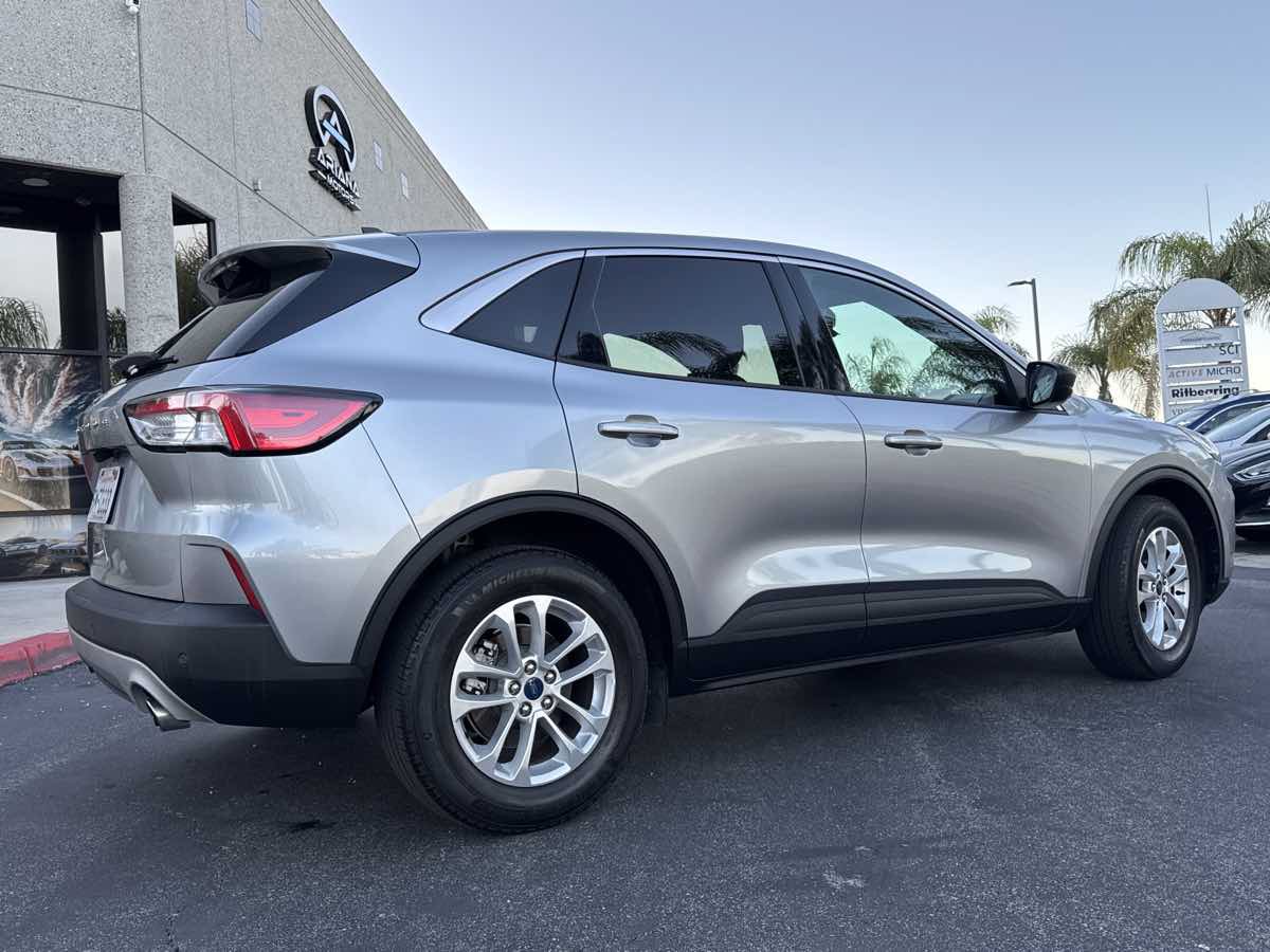 Used 2022 Ford Escape SE FWD image 15