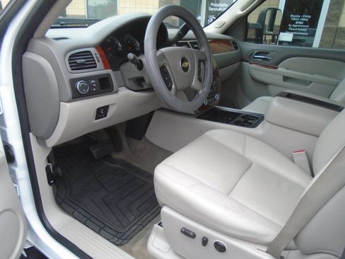 Used 2013 Chevrolet Silverado 3500 LTZ w/ LTZ Plus Package image 38