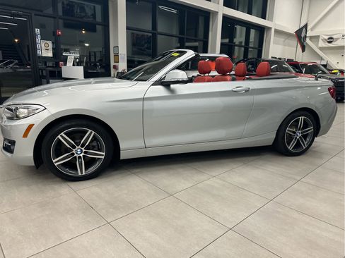 Used 2017 BMW 230i Convertible image 3
