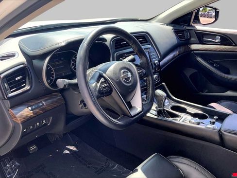 Used 2016 Nissan Maxima Platinum FWD image 18