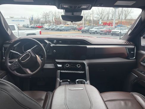 Used 2024 GMC Sierra 2500 Denali w/ Denali Reserve Package image 10