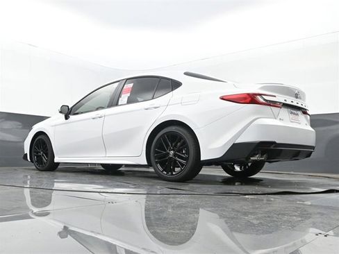 New 2026 Toyota Camry SE image 24