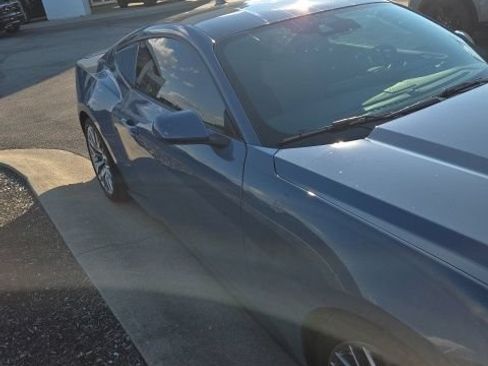 Used 2025 Ford Mustang Premium RWD image 9