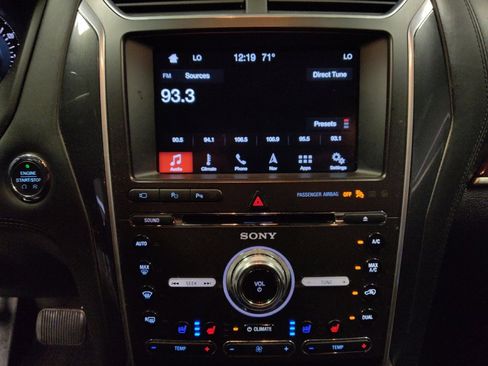 Used 2017 Ford Explorer Platinum AWD/4WD image 25