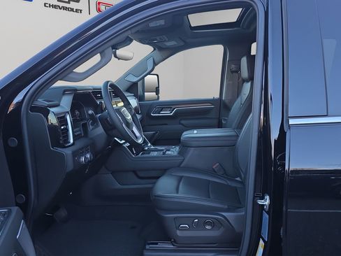 New 2025 GMC Sierra 2500 Denali w/ Denali Reserve Package image 11